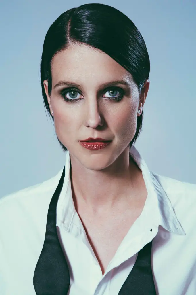 How tall is Heather Peace?
